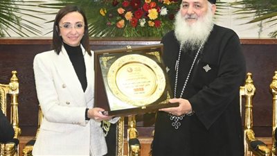 محافظ البحيرة ووفد رفيع المستوى يهنؤون الأقباط بعيد الميلاد المجيد بالمطرانية بدمنهور