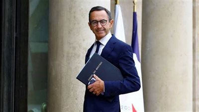 وزير الداخلية الفرنسي يدعو إلى تعزيز الإجراءات الأمنية خلال التجمعات الكبيرة