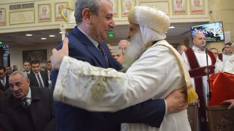 محافظ الغربية قداس