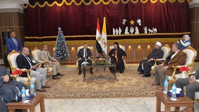 محافظ أسيوط يختتم جولاته للكنائس بزيارة مطرانية الأقباط الكاثوليك والكنيسة الإنجيلية الثانية