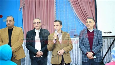 400 طالب في المراجعات المجانية لطلاب الصف الثالث الإعدادي بكفر الشيخ