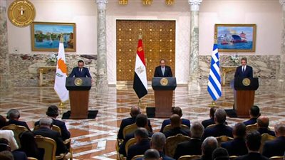 عاجل.. الرئيس السيسي يشهد توقيع 4 مذكرات تفاهم بين مصر وقبرص واليونان في عدد من المجالات