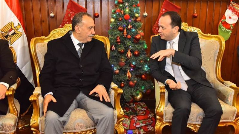 محافظ أسيوط يزور