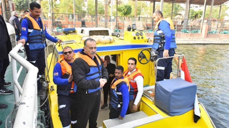 محافظ أسيوط خلال