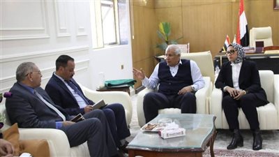 الوادي الجديد تبدأ تطوير منظومة النقل الداخلي