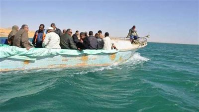 محافظ الوادي الجديد يخفض مديونيات الصيادين ببحيرة مفيض باريس