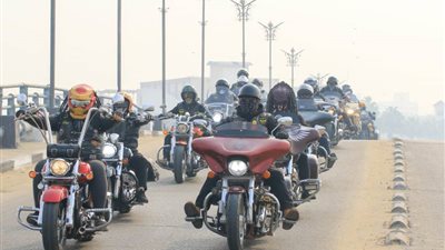 فريق للدراجات النارية يجوب شوارع الإسماعيلية لدعم السياحة