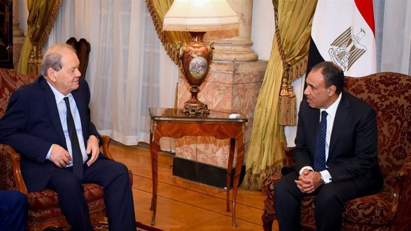 وزير الخارجية يستقبل