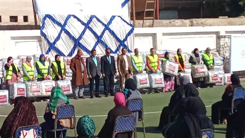 توزيع ألحفة وبطاطين