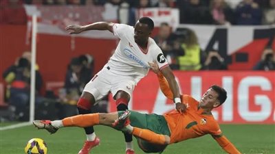 إشبيلية يخطف 