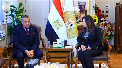 وزيرة التنمية المحلية تبحث مع محافظ جنوب سيناء آخر استعدادات مهرجان الهجن