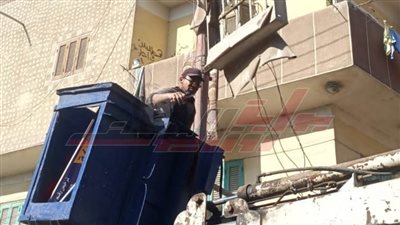 إزالة 35 إعلانًا مخالفًا ببيلا في كفر الشيخ