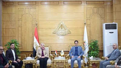 رئيس جامعة بنها يستقبل أعضاء لجنة اعتماد مراكز التدريب بالأعلى للجامعات