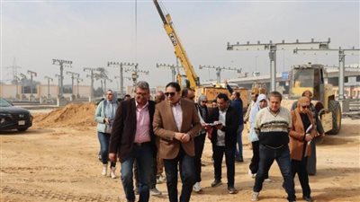 لجنة من مجلس الوزاراء تتفقد مشروع مجمع مواقف السيارات بمحافظة بني سويف