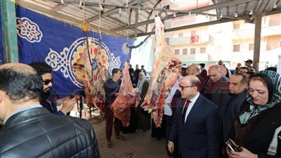 محافظ كفر الشيخ يفتتح سوق 