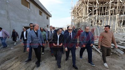محافظ كفر الشيخ يتفقد مشروع صرف صحي حاذق ببيلا