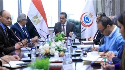 وزير الصحة يبحث التعاون مع الجامعات لإزالة معوقات التسجيل للدراسات العليا