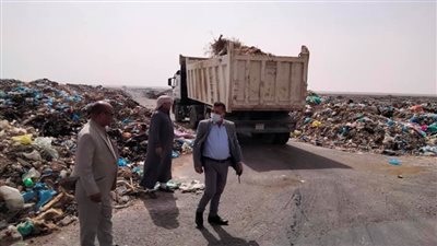 إجراءات صارمة لضبط السيارات التي تلقي المخلفات الصلبة علي الطرق والمحاور بمرسي مطروح 