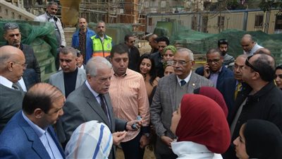 مستشار رئيس الجمهورية للتنمية المحلية يتفقد أعمال التطوير الجارية بأحياء القاهرة التاريخية