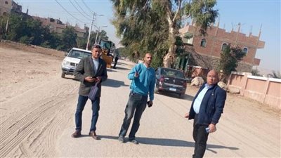 رفع المخلفات والقمامة وتسوية وتمهيد الشوارع خلال حملات دورية بمركز الغنايم في أسيوط