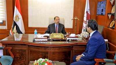 محافظ سوهاج يستعرض مع وكيل وزارة الصحة خطة تشغيل المستشفيات المركزية 