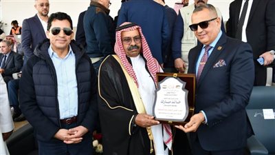 وزير الرياضة ومحافظ جنوب سيناء يشهدان ختام المهرجان العربي للهجن والتراث