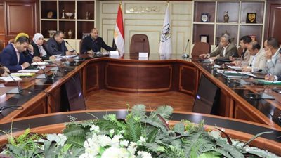 سكرتير بني سويف يلتقي التنفيذيين لبحث مزيد الإجراءات لتسريع العمل بملف التصالح