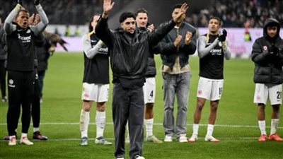 عاجل .. دموع مرموش تشعل لحظات وداع فرانكفورت 