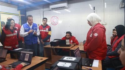 وزيرا الصحة والتضامن في المركز اللوجستي لدعم غزة