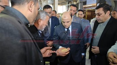  عبد المعطي يتفقد مركز غربلة تقاوي الأرز بـ