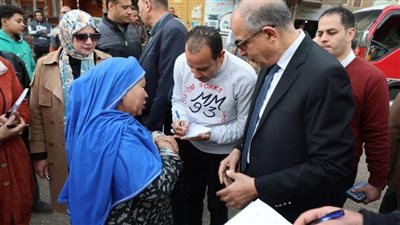 محافظ المنيا يستجيب لمطالب المواطنين ويوجه بدعم الأسر الأكثر احتياجًا