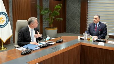 وزير البترول: صناعة البتروكيماويات تحظى بأولوية كبيرة في استراتيجية عمل الوزارة 