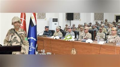 الفريق أحمد خليفة يشهد تنفيذ المرحلة الرئيسية لمشروع مراكز القيادة التعبوي لأحد تشكيلات القوات الجوية وقوات الدفاع الجوي