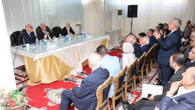 وزير النقل يستعرض