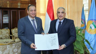 رئيس جامعة طنطا يبحث مع عميد الزراعة الجديد آليات تعزيز البحث العلمي