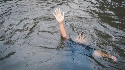 طفل يتخلص من شقيقه الأصغر بإلقائه في مجرى مائي بقليوب