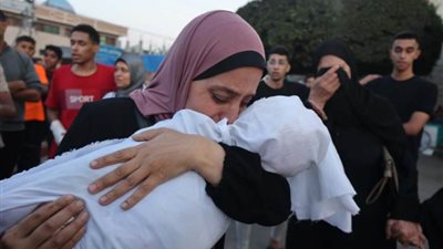 الاحتلال الإسرائيلي يعدم طفلا ويصيب آخر وسط رفح جنوب قطاع غزة