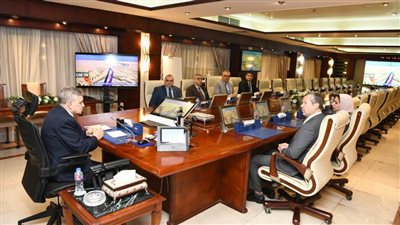 الفريق أسامة ربيع يبحث مع الأمين العام للمنظمة البحرية الدولية مستجدات الأوضاع في البحر الأحمر