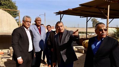 وزير الإنتاج الحربي يتابع سير العملية الإنتاجية بـ«أبوزعبل للكيماويات»