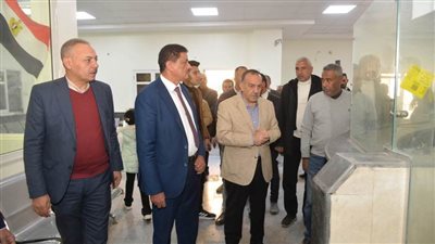 محافظ أسيوط يتفقد المركز التكنولوجي لخدمة المواطنين بقرية بني مر التابعة لمركز الفتح 