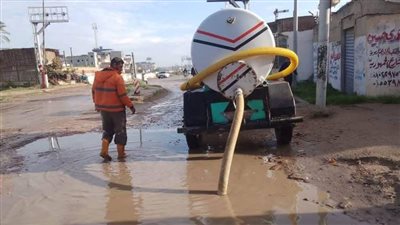 موجة من الأمطار تضرب محافظة البحيرة وسيارات الكسح تنتشر في الشوارع