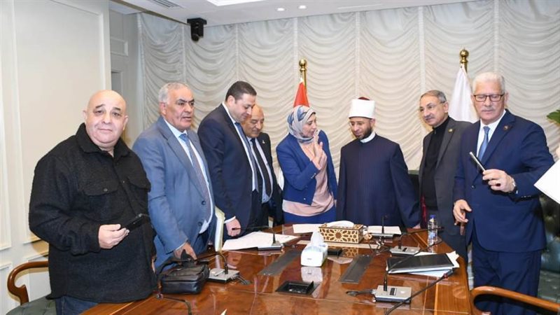 وزير الاوقاف مع النواب