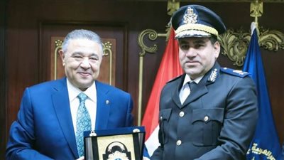 محافظ البحر الأحمر يهنئ مدير الأمن بذكرى عيد الشرطة الـ73 |صور 