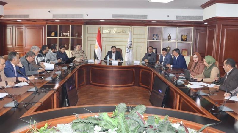 اجتماع نائب محافظ