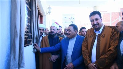 محافظ مطروح يفتتح أعمال تطوير وتوسعة المسجد الكبير برأس الحكمة