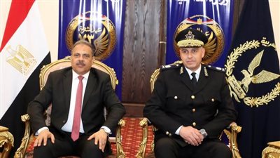 محافظ الشرقية يُهنئ مدير الأمن والقيادات الشرطية بالذكرى الـ 73 لأعياد الشرطة  