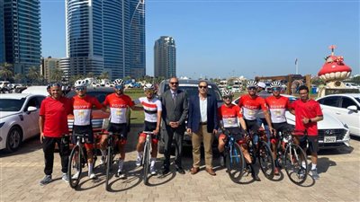 المشرف على منتخب الدراجات يطمئن على البعثة قبل المراحل الحاسمة لسباق الشارقة الدولي بالإمارات  