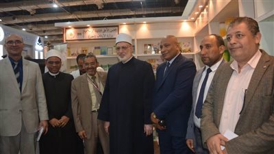 وكيل الأزهر الشريف يزور جناح المجلس الأعلى للشئون الإسلامية في معرض الكتاب