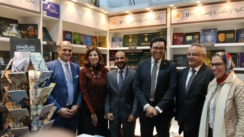 وزير الثقافة يزور