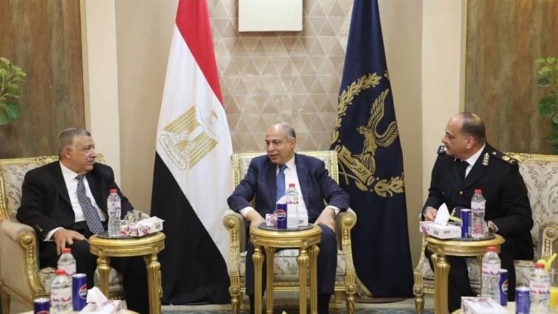 محافظ المنيا يقدم